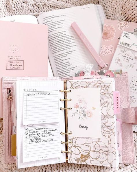 Pink Planner Aesthetic, Moterm Planner, Nurse Vibes, College Dorm Checklist, Planner Aesthetic, Pink Planner, Hidden Agenda, Planner Setup, 2024 Planner