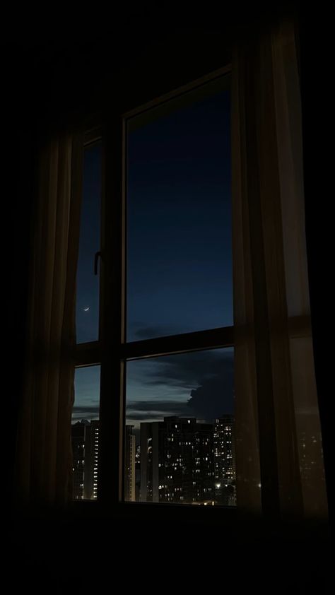 Dark Aesthetic Places, Night Landscape Photography, Apartment View, Scenery Pictures, Night Scenery, Night Landscape, Pretty Landscapes, Night City, Night Aesthetic