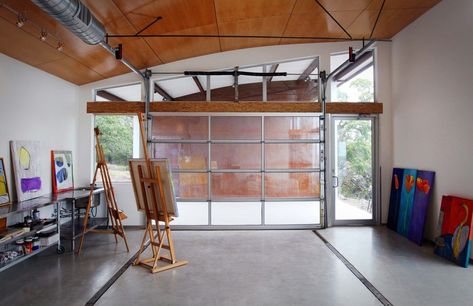 Omgebouwde Garage, Clear Garage Doors, Art Studio Ideas, Garage Art Studio, Home Art Studios, Alfresco Living, Mountain Drive, Home Office Modern, Art Studio Space