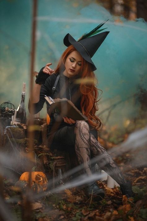 Fairy Tail Photos, Witch Photos, Vintage Halloween Photos, Witch Coven, Anime Witch, Halloween Photography, Beautiful Witch, Halloween Photo, Halloween Photoshoot