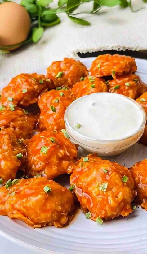 Low Carb Buffalo Chicken Recipes, Low Carb Chicken Bites, Keto Buffalo Chicken Bites, Low Calorie Buffalo Chicken Recipes, Buffalo Chicken Bites Air Fryer, Keto Buffalo Chicken Nuggets, Buffalo Chicken Bites Baked, Buffalo Chicken Low Carb, Boneless Buffalo Chicken Bites