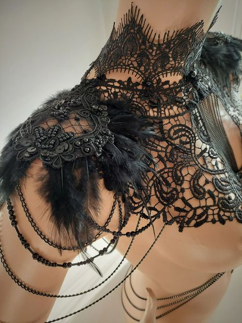 Chic Shoulder Epaulettes Body Bustier Chain Jewelry Carnaval - Etsy Turkey Gothic Black Clavicle Chain Jewelry, Skull Epaulette, Feather Shoulderpiece, Gothic Body Jewelry With Chain For Party, Shoulder Necklace Gothic, Shoulder Chain Jewelry, Fairy Wings Costume, Shoulder Jewelry, Shoulder Necklace