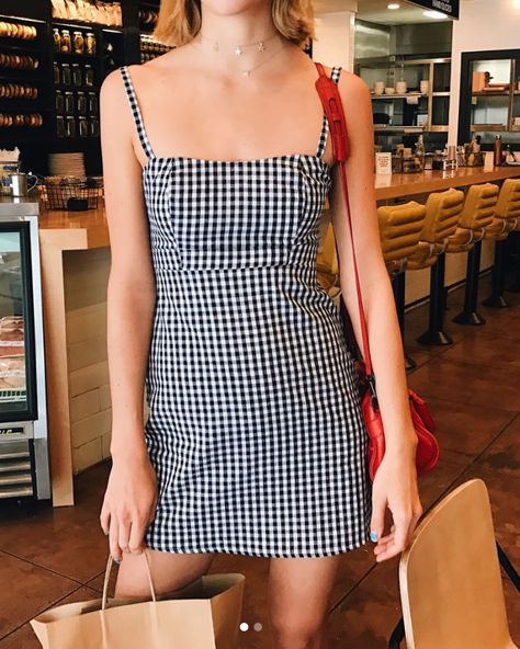 littlephebes Checkered Dress Outfit, Mode Pop, Vestidos Retro, Look Plus Size, Checkered Dress, Mode Inspo, Gingham Dress, Dress Outfit, Plaid Dress