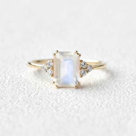 Moonstone Yellow Gold Cluster Ring Moonstone Engagement Ring Gold, Moonstone Gold Ring, Moonstone Diamond Ring, Coloured Engagement Rings, Cutesy Jewelry, Gemstone Aesthetic, Engagement Ring Moonstone, Moonstone Wedding Ring, Graduation Ring