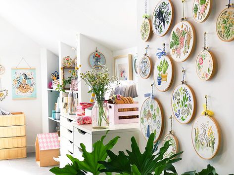 A Sneak Peek into an Embroidery Artist's Studio ⋆ Handmade Charlotte Embroidery Wall Collage, Displaying Embroidery Wall Decor, Display Embroidery Ideas, How To Display Embroidery Projects, Embroidery Decoration Wall Art, Decorating With Embroidery, Embroidery Room Ideas, Embroidery Craft Room, How To Display Embroidery