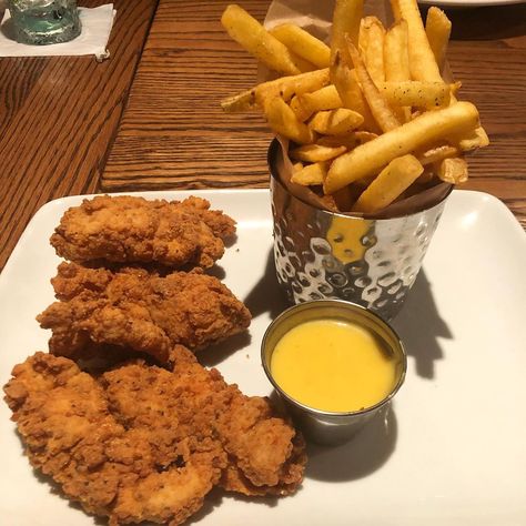 Yann D’ Foodie’s Instagram post: “You can call me 10 years old, I don’t care ! Chicken Tenders & Fries from 📍TGI Fridays @tgifridaystt is undefeated to this DAY!🗣 . . All…” Restaurant Chicken Tenders, Chicken Tenders And Fries Aesthetic, Chicken Tender And Fries, Chicken Tenders Aesthetic, Chicken Tenders And Fries, Chicken And Fries, Fridays Restaurant, Tgi Fridays, Food Therapy