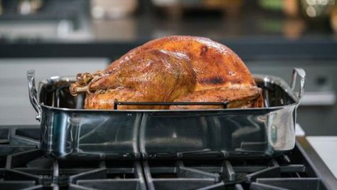 Get Orange and Maple-Glazed Turkey with Thyme-Shallot Gravy Recipe from Food Network Orange Turkey Recipes, Shallot Gravy, Maple Glazed Turkey, Tricia Yearwood Recipes, Trisha's Southern Kitchen, Turkey Tips, Glazed Turkey, Trisha Yearwood Recipes, Carving A Turkey