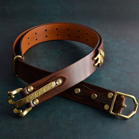 Handmade Littleton Cavalry Leather Belt Mens Street Wear Belts,Men's Gift Engraved littleton cavalry buckle Belt Width 3.8cm Please choose your waist size according size chart Example: Your waist size: 37inches Choose size "S" Mens Street Wear, Retro Italy, Mens Leather Accessories, Wide Belts For Women, Cowboy Gear, Leather Belts Men, Belt Style, Leather Projects, Genuine Leather Belt