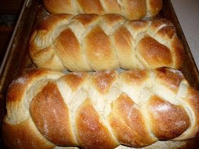 Around the World In 80 Breads: Norwegian Cardamom Braid Scandinavian Dishes, Norwegian Kitchen, Norwegian Cuisine, Norwegian Recipes, Nordic Recipe, Finnish Recipes, Bake Bread, Norwegian Food, Braided Bread