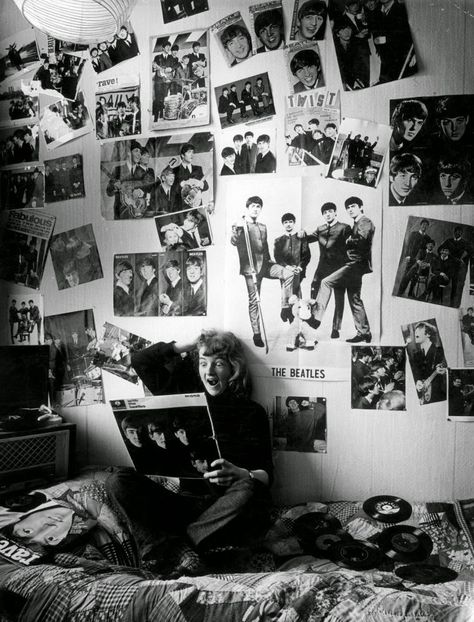 vintage everyday: 50 Interesting Black and White Photographs of the Beatlemania during the 1960s Beatles Room, Look 80s, Beatles Fans, The Fab Four, I'm With The Band, Ringo Starr, Pop Rock, George Harrison, Black And White Photographs