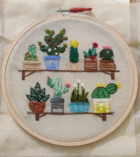 Cactus Embroidery Simple, Embroidered Succulents, Embroidered Plants, Succulent Embroidery, Plant Embroidery, Embroider Ideas, Bohemian Crafts, Embroidered Hair Bows, Cactus Embroidery