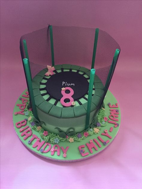 Trampoline cake                                                                                                                                                                                 More Trampoline Party Cake, Trampoline Birthday Cake, Trampoline Cake Ideas, Trampoline Cake, Trampoline Park Party, Sleepover Cake, Gymnastics Birthday Cakes, Trampoline Party, Jump Party