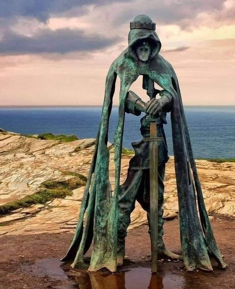 Rei Arthur, Roi Arthur, North Cornwall, One Word Art, King Arthur, Animated Images, Bronze Statue, Bronze Sculpture, Art Original