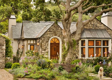 THE MAIN ELEMENTS OF A COTTAGE STYLE HOME - Arrow Hill Cottage Rounded Door, Cute Small Houses, Case In Pietra, Tudor Cottage, Small Cottage House Plans, Copper Top, Pelan Rumah, Small Cottage Homes, Stone Cottages