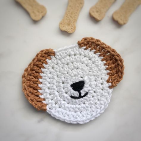 Paw Crochet, Crochet Cup Coaster, Dog Coasters, Zipper Tutorial, Coaster Ideas, Crazy Aunt, Crochet Scrubbies, Dog Table, Crochet Cup Cozy