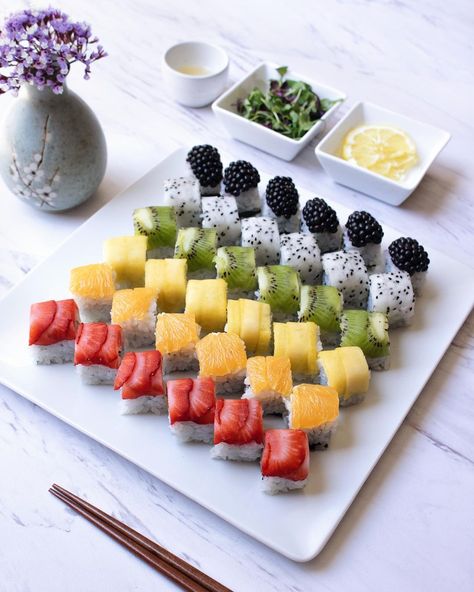 sushiartisan on Instagram: “The sushi standard is savory and in pursuit of sweet innovation, I whipped up this weekend set. Introducing the fruit roll up: fresh summer…” Fruit Sushi, Dessert Sushi, Fruit Crafts, Fruit Roll, Fruit Roll Ups, Fruit Salad Recipes, Sushi Recipes, Sweet Cream, Fresh Summer