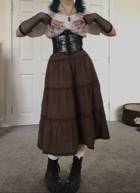 Grunge Halloween Costume Aesthetic, Pirate Corset Aesthetic, Aesthetic Belts Grunge, Outfits With Corsets And Skirts, Fairycore Outfit Skirt, Pirate Grunge Outfit, Grunge Pirate Costume, Grunge With Skirt, Brown Corset Belt Outfit