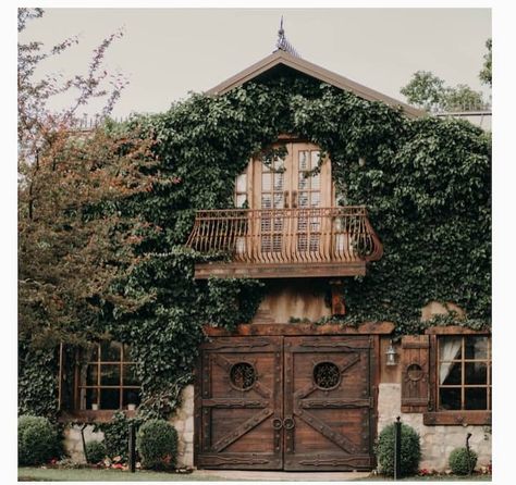 Wadley Farms, Wedding Venues Utah, Rustic Loft, Kentucky Wedding, Farm Stay, Utah Wedding Photographers, Grand Staircase, Utah Weddings, The Barn