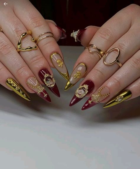 Red Maximalist Nails, Red Orange Nails, Red And Gold Nails, Gold Acrylic Nails, Dark Red Nails, Gel Toe Nails, Hello Nails, Gothic Nails, Beauty Nails Design