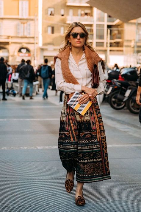 Best Street Style Trend at Milan Fashion Week Spring 2022 Street Style 2022, Boho Street Style, Street Style Spring, Art Deco Dress, Fashion Project, Street Style Trends, Style Spring, Best Street Style, Spring Street Style