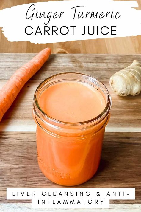 Turmeric Ginger Carrot Juice in a mason jar on a wood table with a whole carrot and knob of ginger on the side Carrot Ginger Tumeric Shots, Juice With Tumeric, Best Carrot Juice Recipe, Carrot Detox Juice, Carrot Turmeric Juice, Tumeric Juicing Recipes, Carrot Ginger Turmeric Juice, Carrot Juice Recipe Glowing Skin, Turmeric Juice Recipe