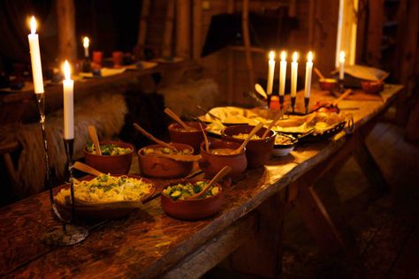 The Viking Life Viking Diet, Viking Stove, Viking Kitchen, Viking Party, Medieval Banquet, Viking Life, Viking Wedding, Medieval World, Viking Style