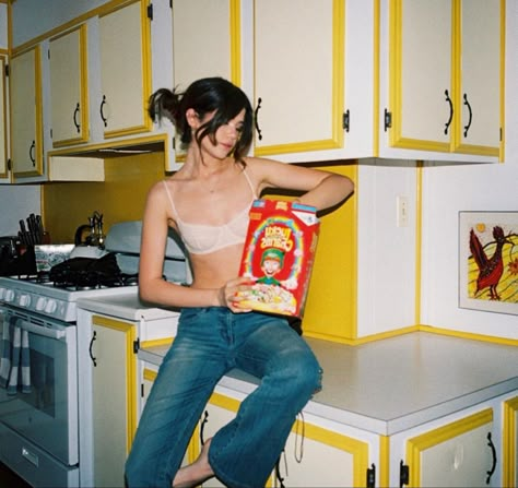 Retro Kitchen Photoshoot, Another Filthy Magazine, Kitchen Film Photography, Cute Photo Ideas By Yourself At Home, In House Photoshoot Ideas, Gen Z Photoshoot, Photoshoot In Kitchen, In Bed Photoshoot Ideas, Trashy Photoshoot