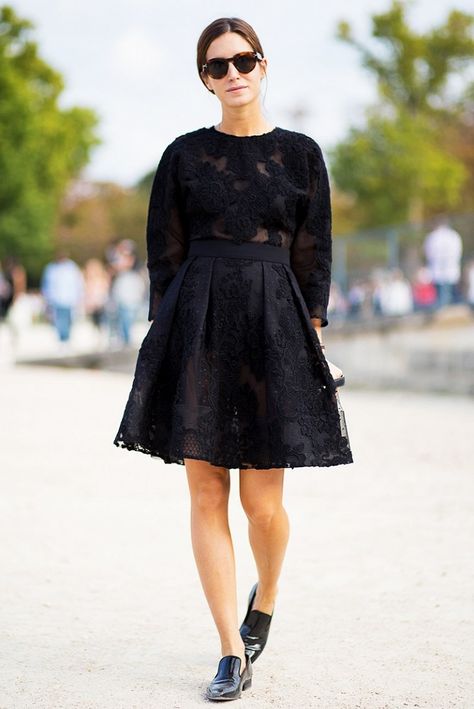 Lace see-through frock dressed down with patent leather loafers All Black Outfits For Women, Feminine Tomboy, Gala Gonzalez, Casual Work Outfits Women, Work Outfits Women Summer, Mode Tips, All Black Dresses, Nye Outfits, Chique Outfits