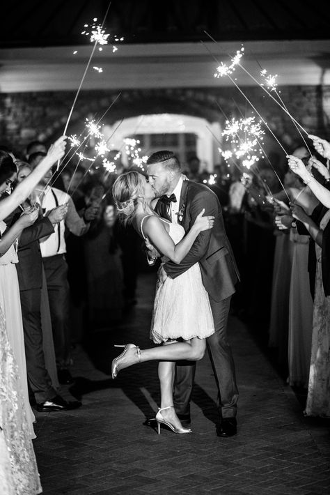 Sparklers Wedding Pictures, Wedding Sparklers Photos, Sparkler Exit Wedding, Lotr Wedding, Wedding Sides, Ashford Estate, Night Wedding Photos, Chelsea Wedding, Bride Photos Poses