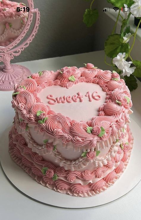 Vintage Pink Cake Aesthetic, Cute Cakes Aesthetic Pink, Cute 16 Birthday Cakes, Pink 16 Birthday Cake, Sweet 16 Vintage Cake, Sweet 16 Aesthetic Cake, Cake Ideas For Sweet 16, 16tg Birthday Cake, Coquette Cake Aesthetic