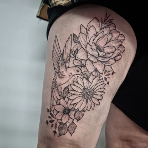 Flower and hummingbird thigh piece done recently 😊 Little bit unsettled as I got photos straight away but happy with how this came out. Love the little dotwork additions 😊💖 #floral #floraltattoo #dotworktattoo #femaletattooer #femaleartist #womantattooer #inkspirations #georgiatattoos Thigh Piece, Thigh Tattoos, Dot Work Tattoo, Thigh Tattoo, Future Tattoos, Female Artists, Piercings, Tattoos, Floral