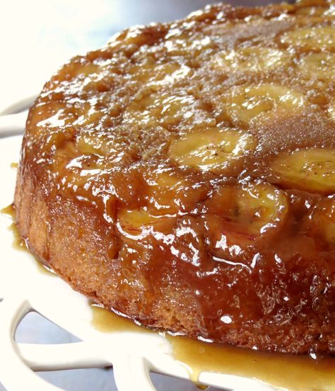 Cake Recipe With Oil, Banana Upside Down Cake, Brown Sugar Cakes, Cake Banana, Cakes To Make, Banana Dessert Recipes, Banana Cake Recipe, Caramelized Bananas, Banana Dessert