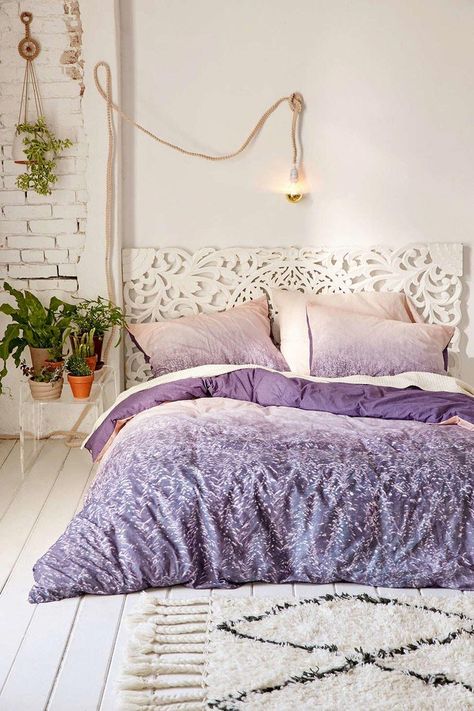 Pantone Color of the 2018: Top 10 Inspiring Rooms In Ultra Violet Dorm Room Purple, Purple Dorm Rooms, Purple Dorm, Duvet Covers Urban Outfitters, Bedroom Decorating Tips, Purple Bedrooms, Feminine Bedroom, Cool Dorm Rooms, Purple Bedroom