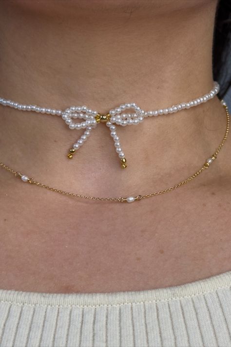 Jewelry Inspo, Trendy Jewelry, necklace Stack, Bow Necklace Pearl Bow Necklace, Fairy Room, Trendy Bows, Pearl Bow, Pearls Diy, Trendy Necklace, Bow Necklace, Jewelry Pearl, Bow Jewelry