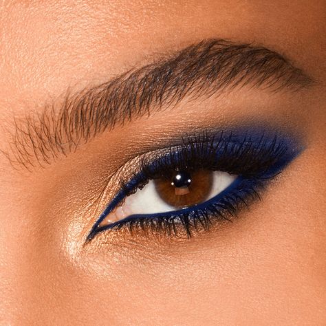 Mascara Bleu, Blue Eyeshadow Makeup, Blue Eyeshadow Looks, Blue Makeup Looks, Cute Eyeshadow Looks, Eyeshadow For Blue Eyes, Flot Makeup, Eyeshadow For Brown Eyes, Blue Eyeliner