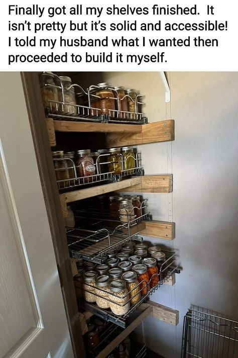 Canning Shelf, Root Cellar Storage, Canning Jar Storage, Diy Canning, Food Storage Rooms, House Pantry, Canning Food Preservation, Canned Food Storage, Pantry Remodel