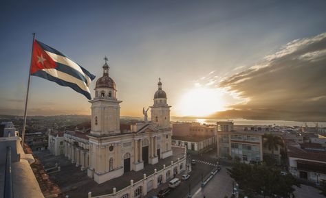 Some high school students are embarking on trips to the country that has been off-limits to most Americans for decades. Cuba Pictures, Cuba Photography, Cuban Flag, Cuba Photos, Cuban Culture, Visit Cuba, Cienfuegos, Vinales, Porto Rico