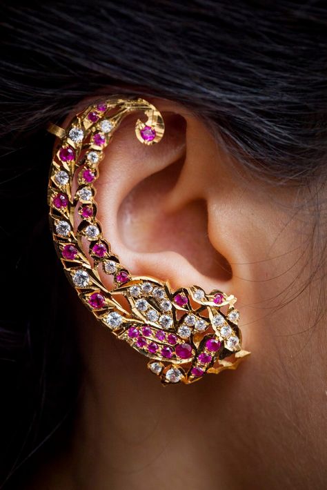 Full Ear Earrings Indian Gold, Earcuffs Earrings Indian, Full Ear Earrings, Full Earrings, Ear Jewellery, Temple Jewellery Earrings, Indian Wedding Jewelry Sets, Fancy Jewelry Necklace, Gold Jewelry Simple Necklace