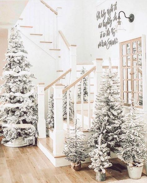 100 White Christmas Decor Ideas Which are Effortlessly Elegant & Luxurious - Hike n Dip Winter Wonderland Home Decor, Christmas Tree Forest, Holiday Trees, Christmas Tablescape, Winter Fairy, Flocked Christmas Trees, Winter Wonderland Christmas, White Christmas Decor, God Jul