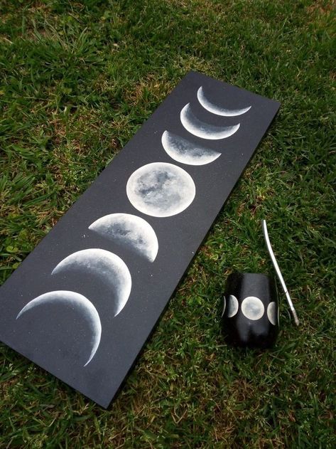 Easy Canvas Art Moon, Asthetic Paintings Dark Easy, Pagan Painting Ideas, Celestial Painting Ideas, Long Canvas Ideas, Moon Aesthetic Painting, Witchy Art Painting, Easy Moon Painting, Moon Painting Easy