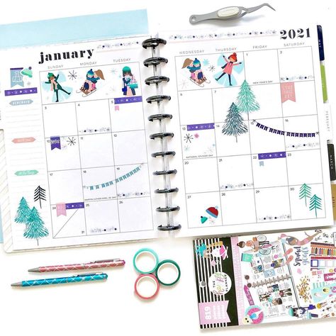 Happy Planner Year At A Glance Ideas, Happy Planner January Layout, January Happy Planner Layouts, January Planner Layout, Happy Planner Monthly Layout, New Year Planner, Planner Monthly Layout, Planner Spread Inspiration, Staying Focused