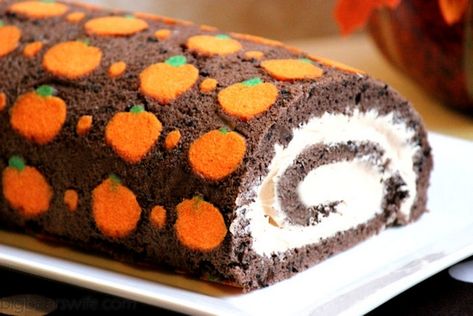 Chocolate Pumpkin Swiss Roll Pumpkin Swiss Roll, Halloween Food Ideas For Dinner, Food Ideas For Dinner, Halloween Food Ideas, Swiss Roll Cake, Ideas For Dinner, Cake Rolls, Cake Roll Recipes, Chocolate Pumpkin