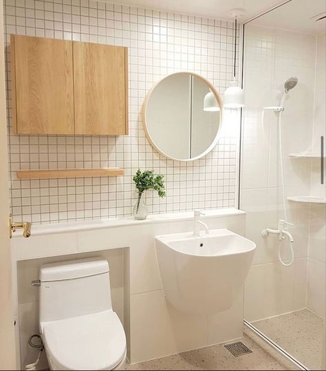 Mini Bathroom Design, Muji Bathroom, Shower Bench Ideas, Shower Benches, Toilet And Bathroom Design, Muji Home, Ideas Bathroom Decor, Bilik Air, Desain Pantry