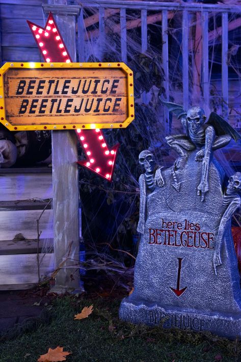 LED Here Lies Beetlejuice Tombstone Beetlejuice Tombstone, Beetlejuice House, Tombstone Diy, Halloween Juice, Here Lies, Beetlejuice Movie, Ghost Skull, Beetlejuice Halloween, Casa Halloween