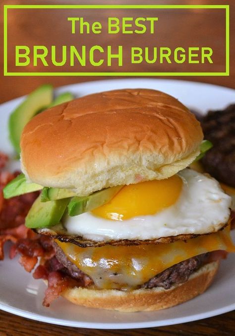 Breakfast Burger Ideas, Brunch Burger Recipe, Brunch Burgers, Fried Egg Burger, Breakfast Burgers, Burger Ideas, Bakery Breakfast, Brunch Burger, Egg Burger