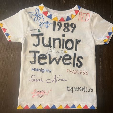 Jr Jewels Taylor Swift Shirt, U Belong With Me Taylor Swift Outfit, Diy Junior Jewels Shirt, Taylor Swift Junior Jewels Shirt Costume, Junior Jules Taylor Swift Shirt, Jr Jewels Taylor Swift, Homemade Taylor Swift Shirts, Junior Jewels Taylor Swift Music Video, Junior Jules Taylor Swift