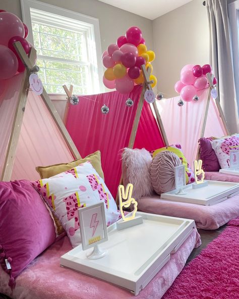 Birthday Themes Sleepover, Tint Slumber Party, Tp Tents Sleepover, Tents Birthday Party, Preppy Teepee Sleepover, Slumber Party Ideas For Girls Sleepover Tent, Tp Birthday Parties, Sleepover Ideas Beds, Tp Party Ideas