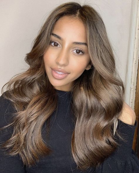 Light Brown Hair Indian Skin, Light Brown Hair On Indian Skin, Ash Brown Hair On Tan Skin, Honey Ash Brown Hair, Blonde Hair Indian Skin, Brown Hair On Indian Skin, Light Brown Hair On Dark Skin, Hair For Light Skin, Balayage Hair For Dark Skin