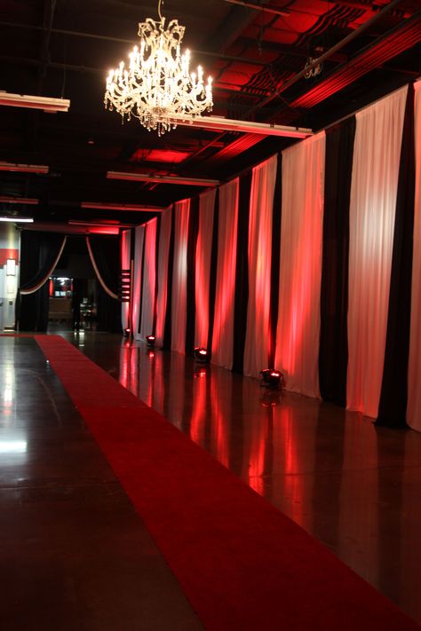 Prom Decorations Red Carpet, Timeless Party Decor, Red Carpet Awards Party, Maskerade Prom Theme, Red And White Event Decor, Black Tie Event Photo Booth, Red Carpet Themed Wedding, Red Carpet Gala Decorations, Red And Black Event Decor