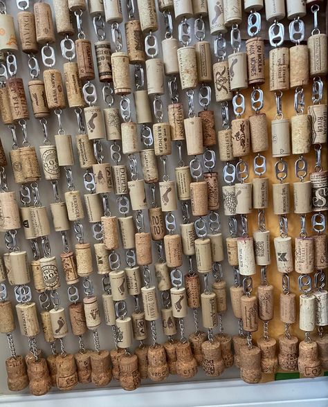 Wine curtain for man-cave - Etsy Portugal Wine Cork Diy Crafts, Patchwork Curtains, Wine Cork Diy, Wine Cork Art, Handmade Charm Bracelets, Cork Diy, Cork Art, Macrame Curtain, Garden Crafts Diy